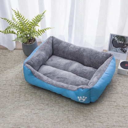 Comfortable Warm Pet Bed for Dogs and Cats